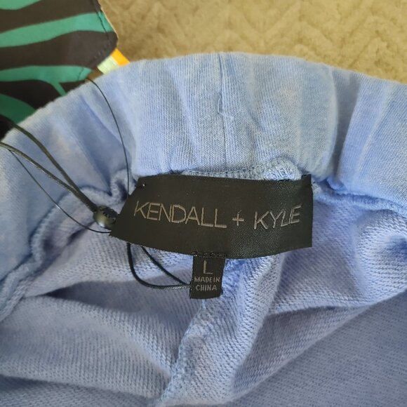 Kendall + Kyle Large Sweatpants - Picture 9 of 16